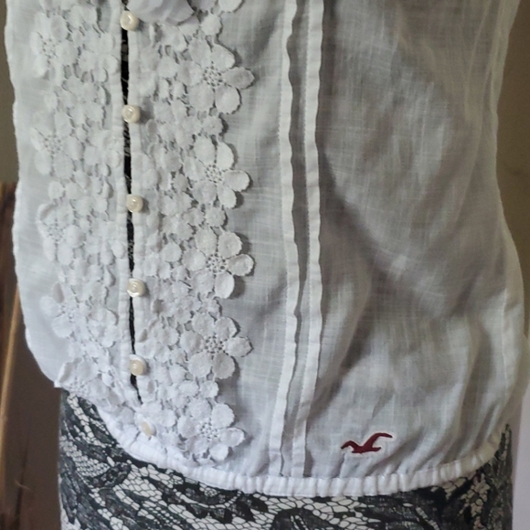 Hollister white flower summer top, size XS - Picture 3 of 5